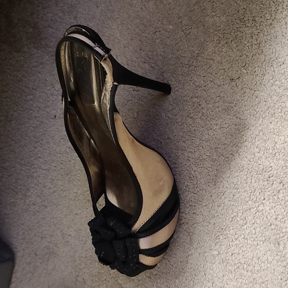 Heels - Picture 3 of 6